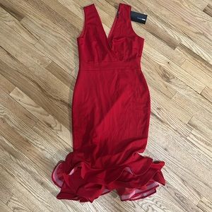 Red dress.. never worn size medium from fashion nova